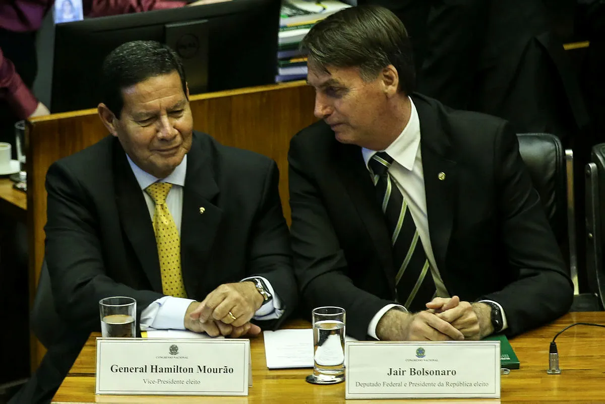 A estrutura do Planalto no governo Bolsonaro daria mais poderes ao general Mourão