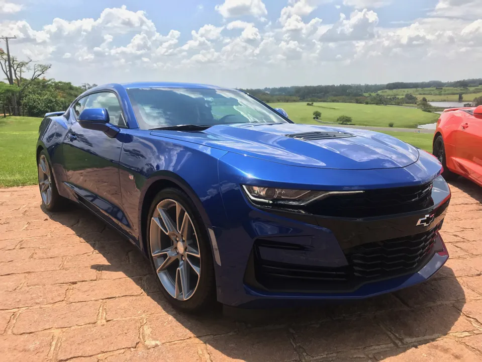 Camaro 2019: novos para-choque, faróis e grade