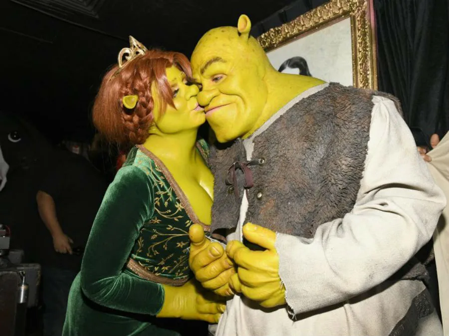 A apresentadora Heidi é conhecida pelas melhores fantasias de Halloween! Desta vez, ela e o namorado Tom Kaulitz foram de Fiona e Shrek.