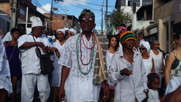 Povo de santo pede paz durante caminhada em Salvador