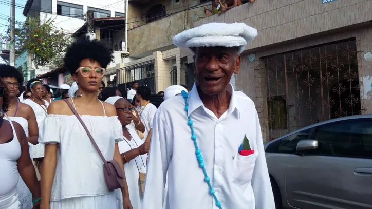 Povo de santo pede paz durante caminhada em Salvador