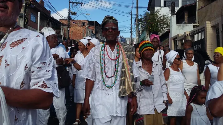 Povo de santo pede paz durante caminhada em Salvador