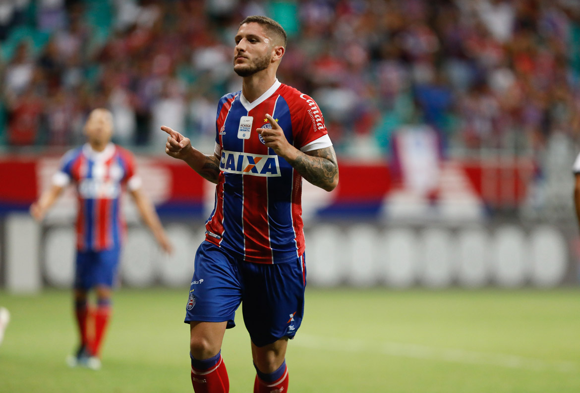 Com golaço no fim, Bahia bate Ceará de virada e mantém sonho da Libertadores