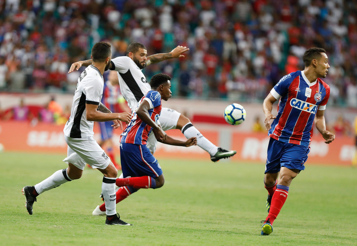 Com golaço no fim, Bahia bate Ceará de virada e mantém sonho da Libertadores