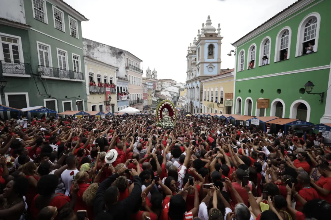 Festa de Santa Bárbara, no dia 4, e de Nossa Senhora da Conceição da Praia, no próximo dia 8, impacta vias de circulação da capital baiana | Foto: Raul Spinassé | Ag. A TARDE