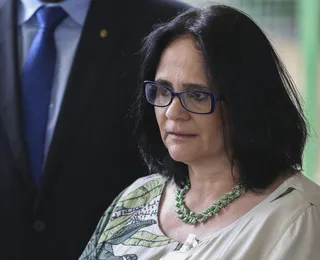 Damares Alves diz ter sido violentada por pastores quando criança