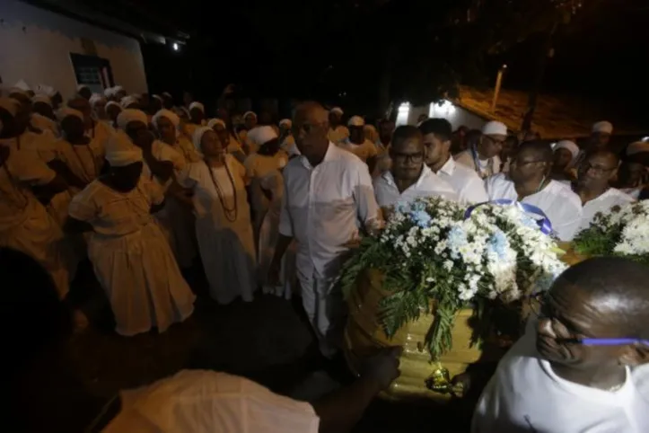 Imagem ilustrativa da imagem Corpo de Mãe Stella de Oxóssi é velado em Salvador