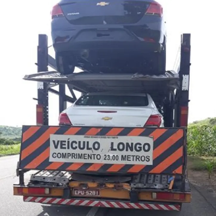 Imagem ilustrativa da imagem Ônibus colide em carreta cegonha e deixa passageiros feridos em Itambé