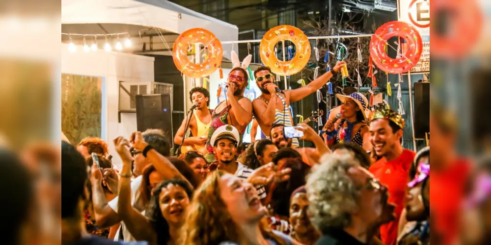 O espetáculo leva os encantos, mitos e ritmos da Bahia