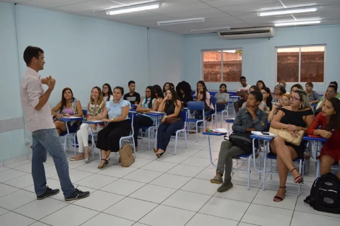 As atividades acontecem nos turnos matutino, vespertino e noturno, no Centro Universitário Maurício de Nassau