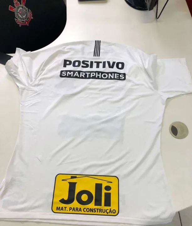 Além da Joli e da Poty, o time fechou na última semana com o banco mineiro BMG e renovou com a Positivo