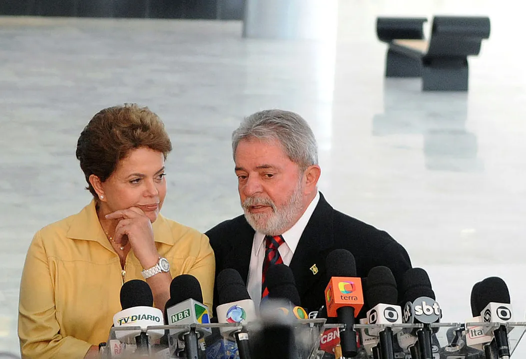 "meios de Dilma para inviabilizar o financiamento eleitoral dos projetos de Lula retornar à Presidência" declarou o ex-ministro Antonio Palocci