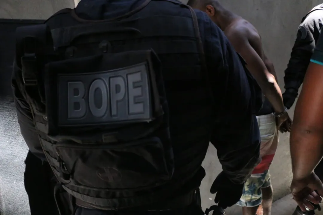 Polícia busca agora comparsas do adolescente