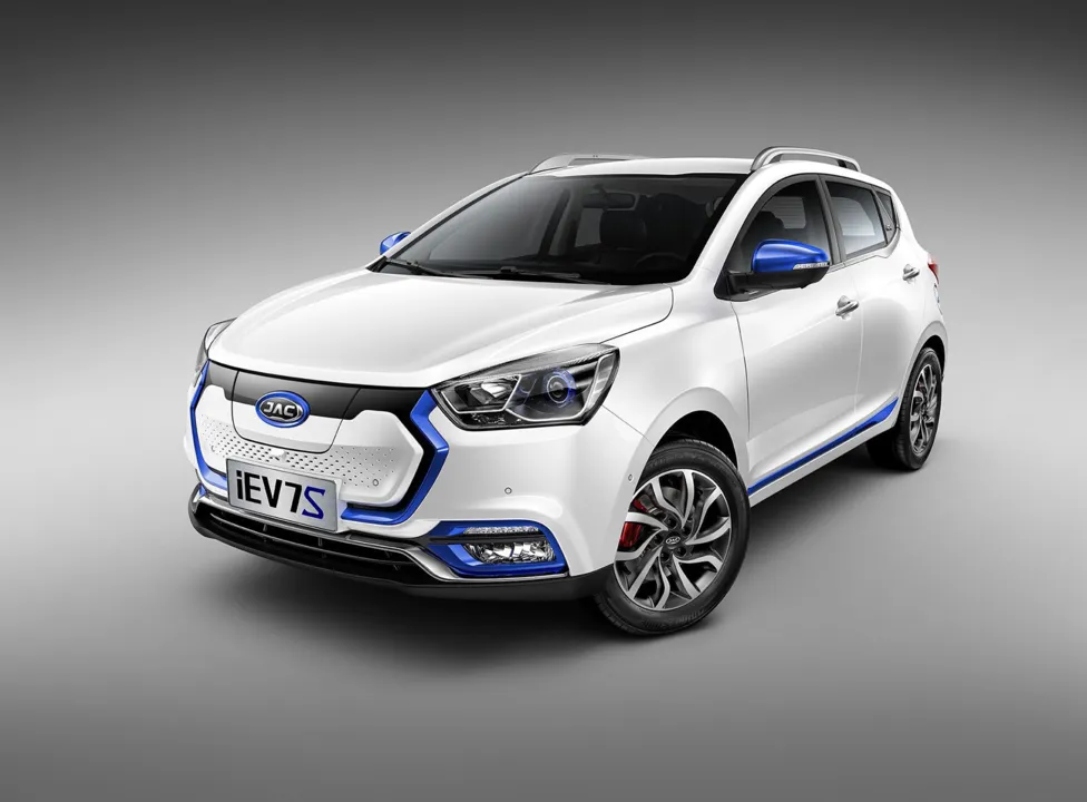 O preço é R$ 139.990, o que o torna o mais barato do segmento no país