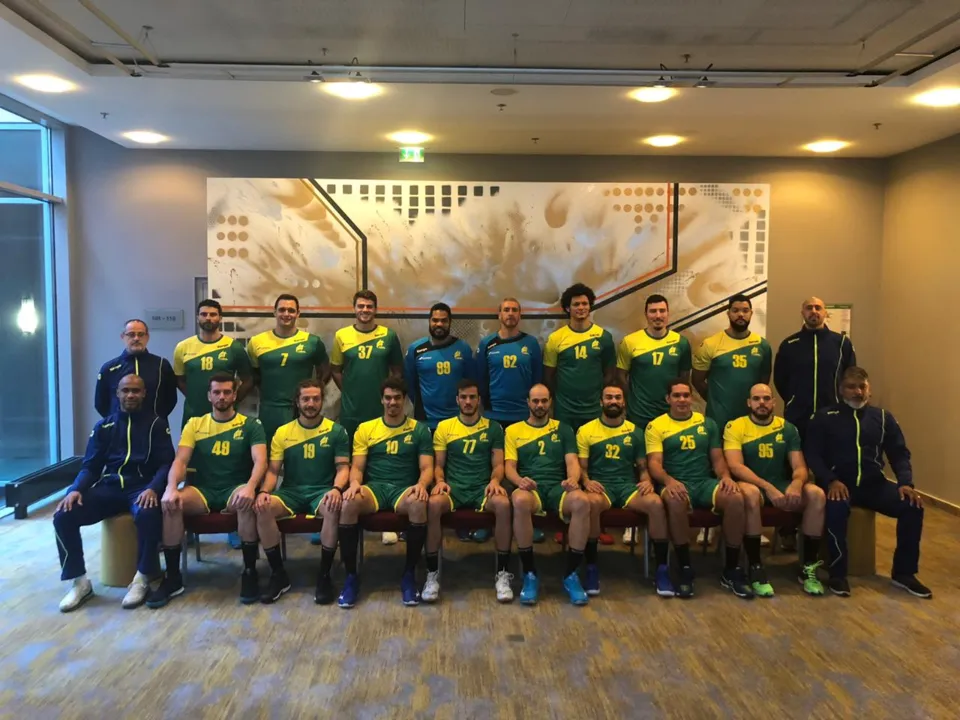 Seleção masculina enfrenta a atual campeã França na primeira partida da competição