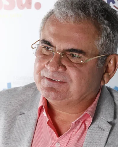 A polarização Renan Calheiros contra Angelo Coronel sequer existe