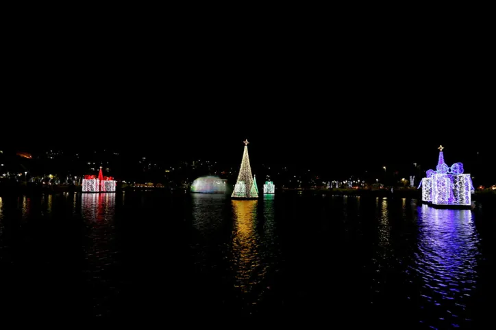 A avaliação levou em conta 18 espaços públicos que receberam a iluminação e decoração do período