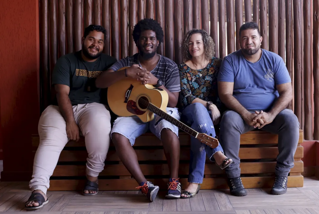 Com nova formação, a banda Filhos de Jorge, revelada no Carnaval de 2013, aposta no axé "de volta às raízes"