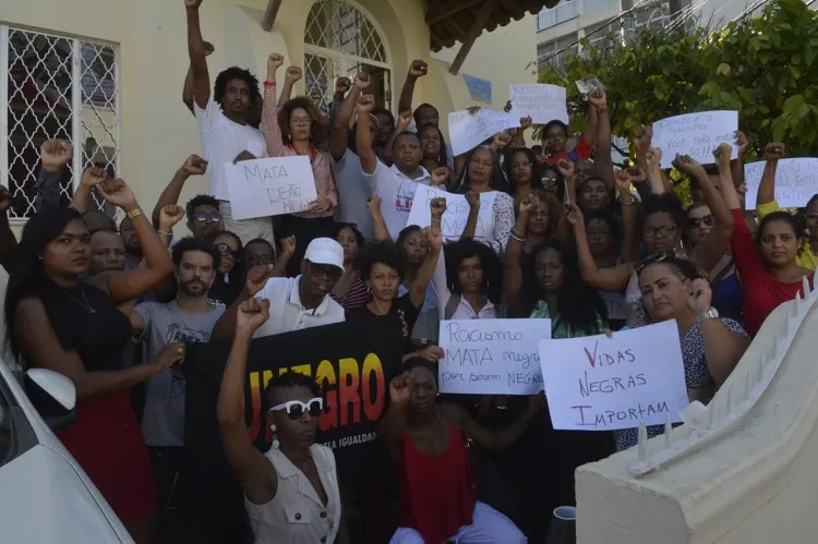 Representantes do Movimento Negro e das Comissões de Igualdade Racial e Direitos Humanos da Assembleia Legislativa da Bahia (Alba) realizaram a entrega nesta quarta-feira, 27.