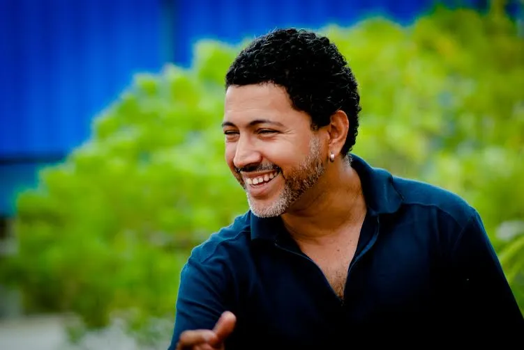Carlos Barros interpretará algumas canções do Movimento Tropicalista
