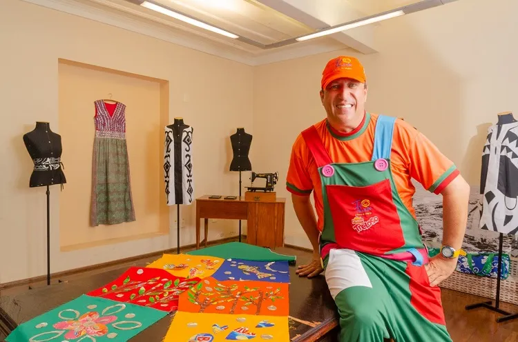 O tradicional macacão do Tio Paulinho será composto por materiais recicláveis com objetivo de levar conscientização para a criançada durante a folia.