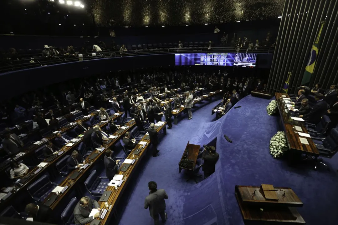 Antes da eleição, houve um embate sobre se a votação seria aberta ou secreta
