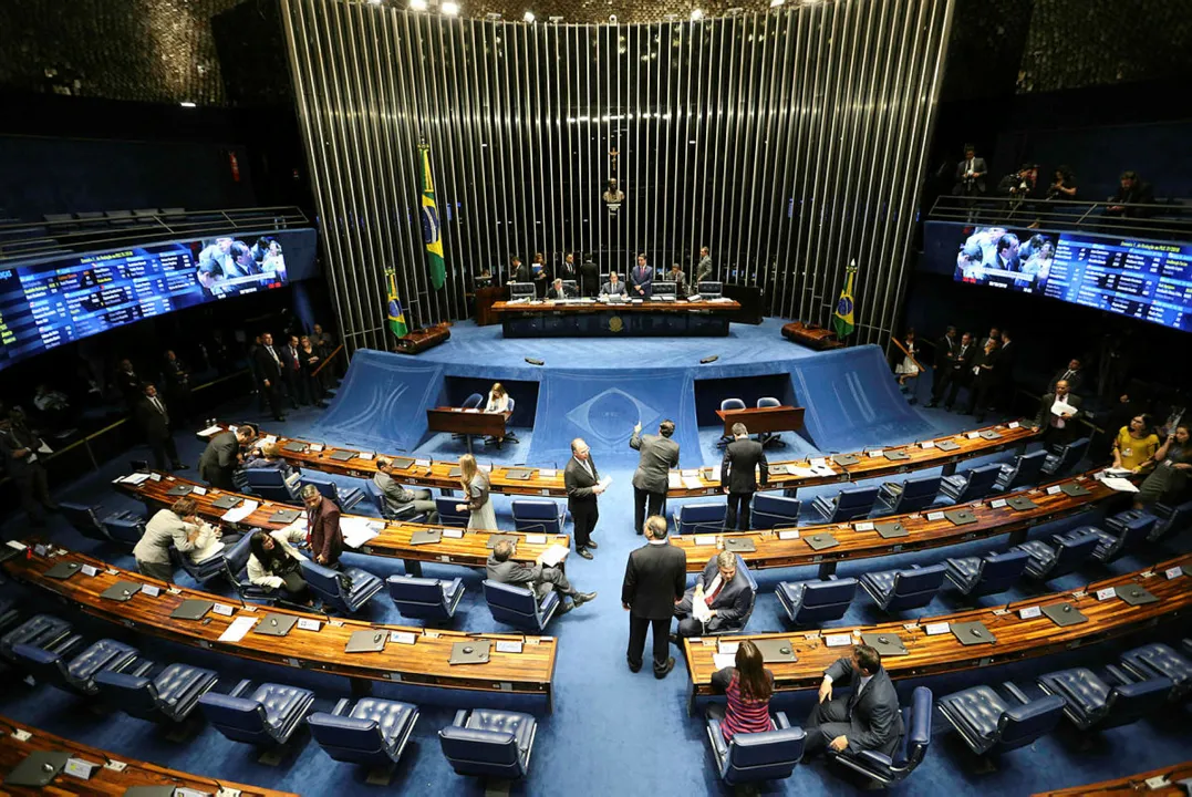 Na sexta-feira, 1º, os senadores decidiram que a votação para presidente do Senado seria aberta