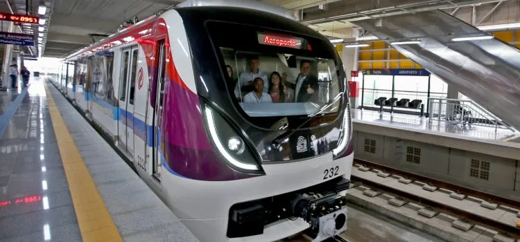 Linhas de metrô e ônibus terão horários especiais durante o Carnaval, entre os dias 1º e 6 de março.