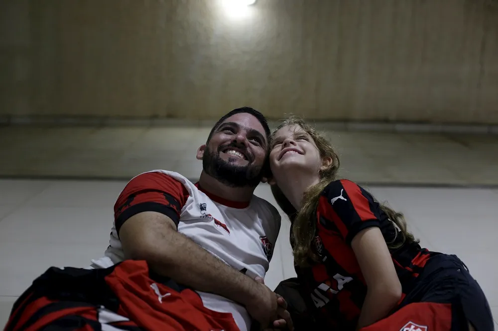 Gabriel Rosário e a filha, Ana Gabriela, viajam para assistir aos jogos do Vitória