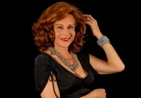 Transformista Divina Valéria se apresenta nesta terça no Rio Vermelho