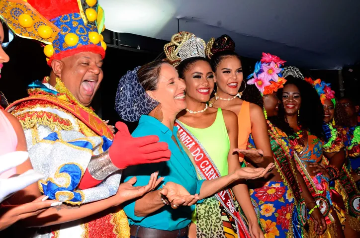 Pagode e samba comandam primeira noite de festa no Campo Grande