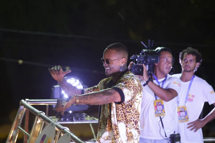 Pagode e samba comandam primeira noite de festa no Campo Grande