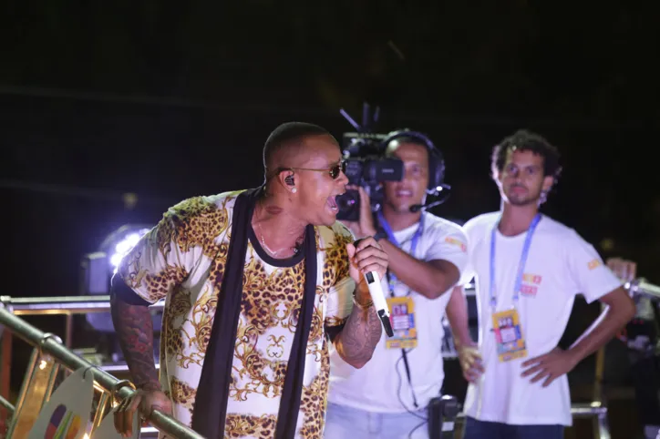 Pagode e samba comandam primeira noite de festa no Campo Grande