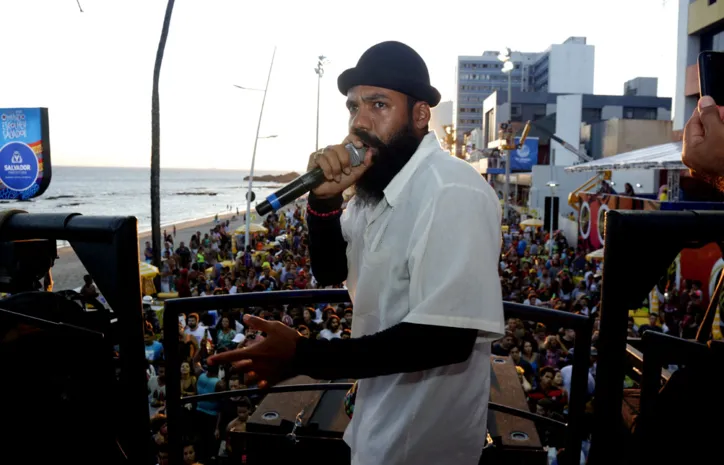 Estrelas da axé music fazem a festa do folião pipoca na Barra-Ondina