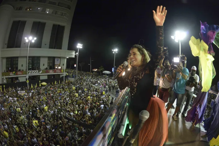 Estrelas da axé music fazem a festa do folião pipoca na Barra-Ondina