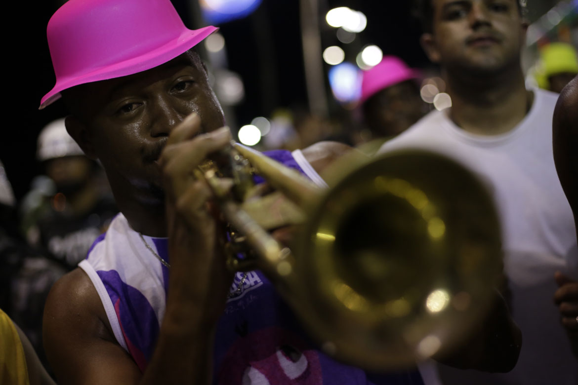 Desfile de fanfarras e charangas marca último esquente do Carnaval de Salvador