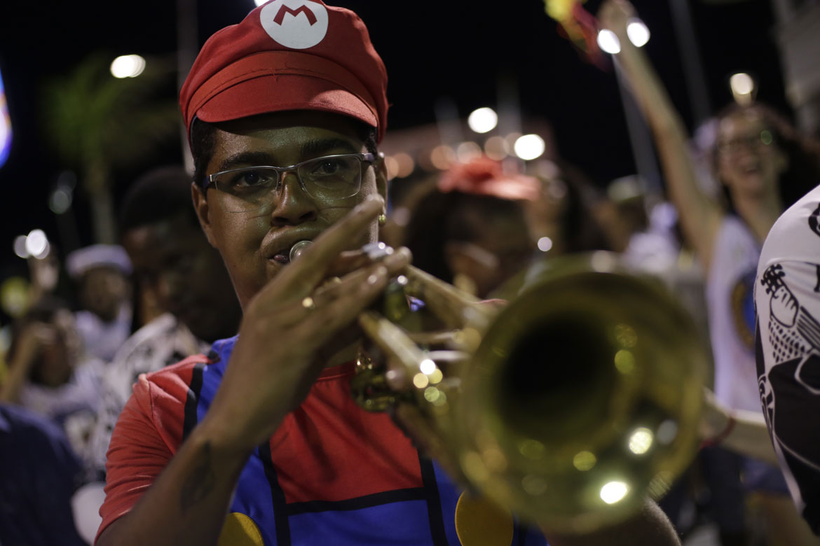 Desfile de fanfarras e charangas marca último esquente do Carnaval de Salvador
