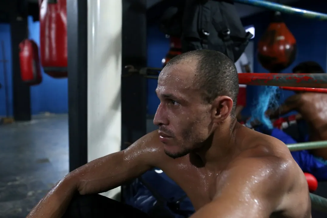 Voltando depois de dois anos, Robenilson quer ganhar sequencia no boxe profissional