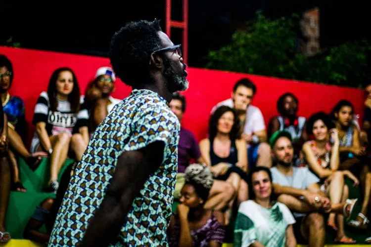 Entre as atrações do festival, está a apresentação do grupo Sarau da Onça.