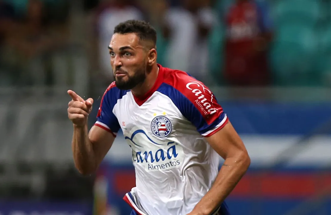 Gilberto fez um golaço e marcou também de pênalti no Piauí