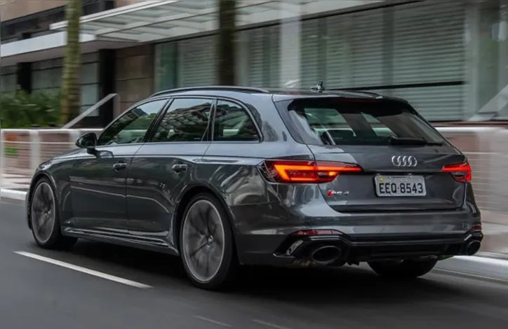 Imagem ilustrativa da imagem Audi RS4 Avant brilha com esportividade e potência