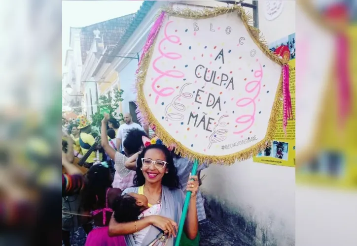 Imagem ilustrativa da imagem Bloco 'A Culpa é da Mãe' reúne toda a família em desfile no Pelourinho