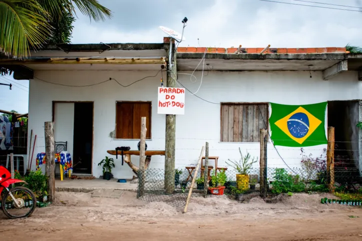 Casas coloridas de Sergipe, Bahia e Alagoas inspiram série fotográfica