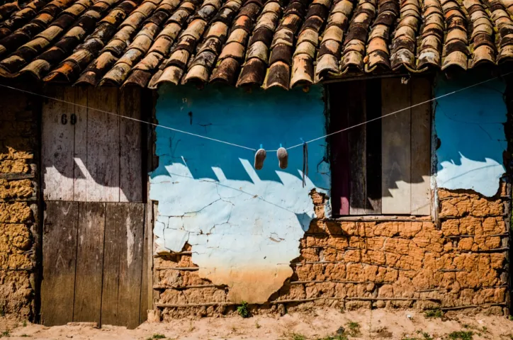 Casas coloridas de Sergipe, Bahia e Alagoas inspiram série fotográfica