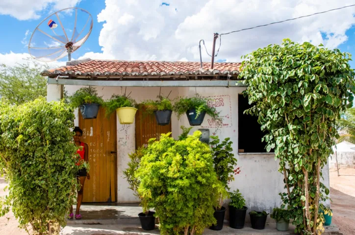 Casas coloridas de Sergipe, Bahia e Alagoas inspiram série fotográfica