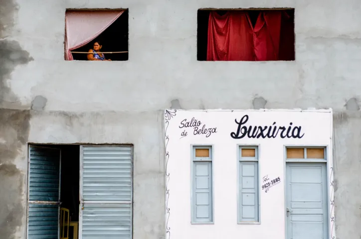 Casas coloridas de Sergipe, Bahia e Alagoas inspiram série fotográfica