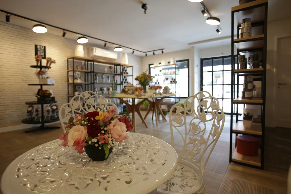 As caixas da Luxo Natural têm tamanhos variados (P, M e G) e custam entre R$ 160 e R$ 370