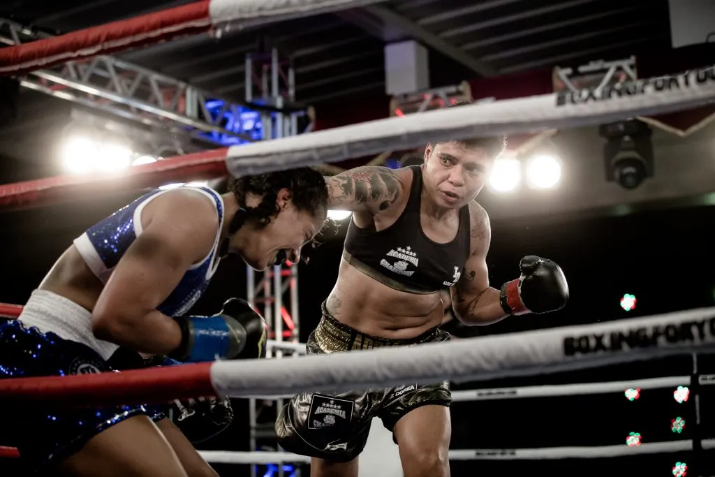 Adriana Araújo nocauteou Elaine em apenas 1m49s