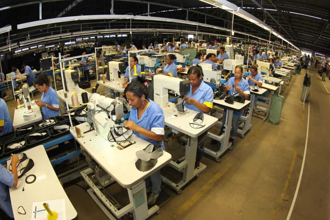 Em relação a fevereiro de 2018, a indústria baiana apresentou expansão de 2,5%, com seis das 12 atividades pesquisadas