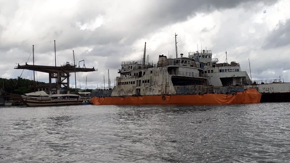 Ferries serão desmanchados pela empresa SS Comércio de Metais
